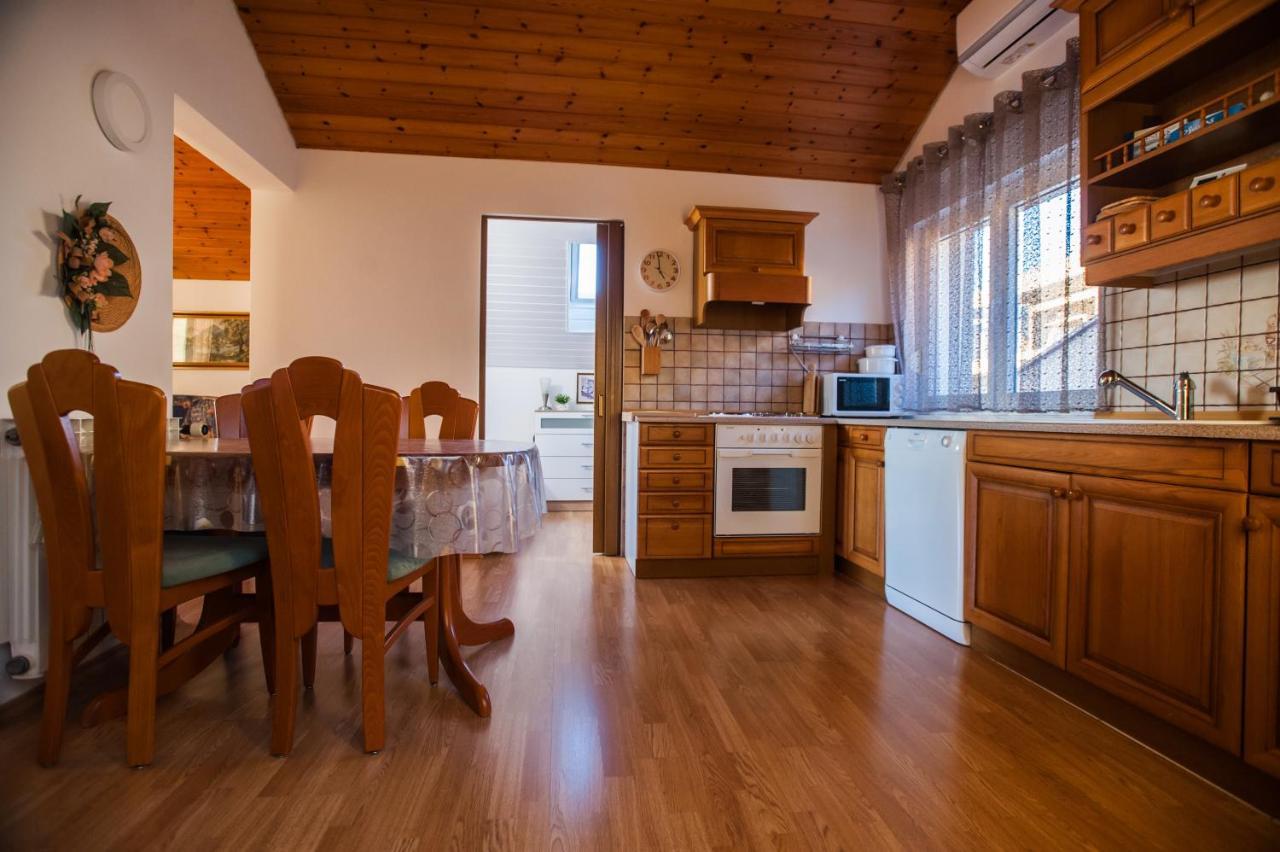 Apartments Nino Podstrana Exterior photo
